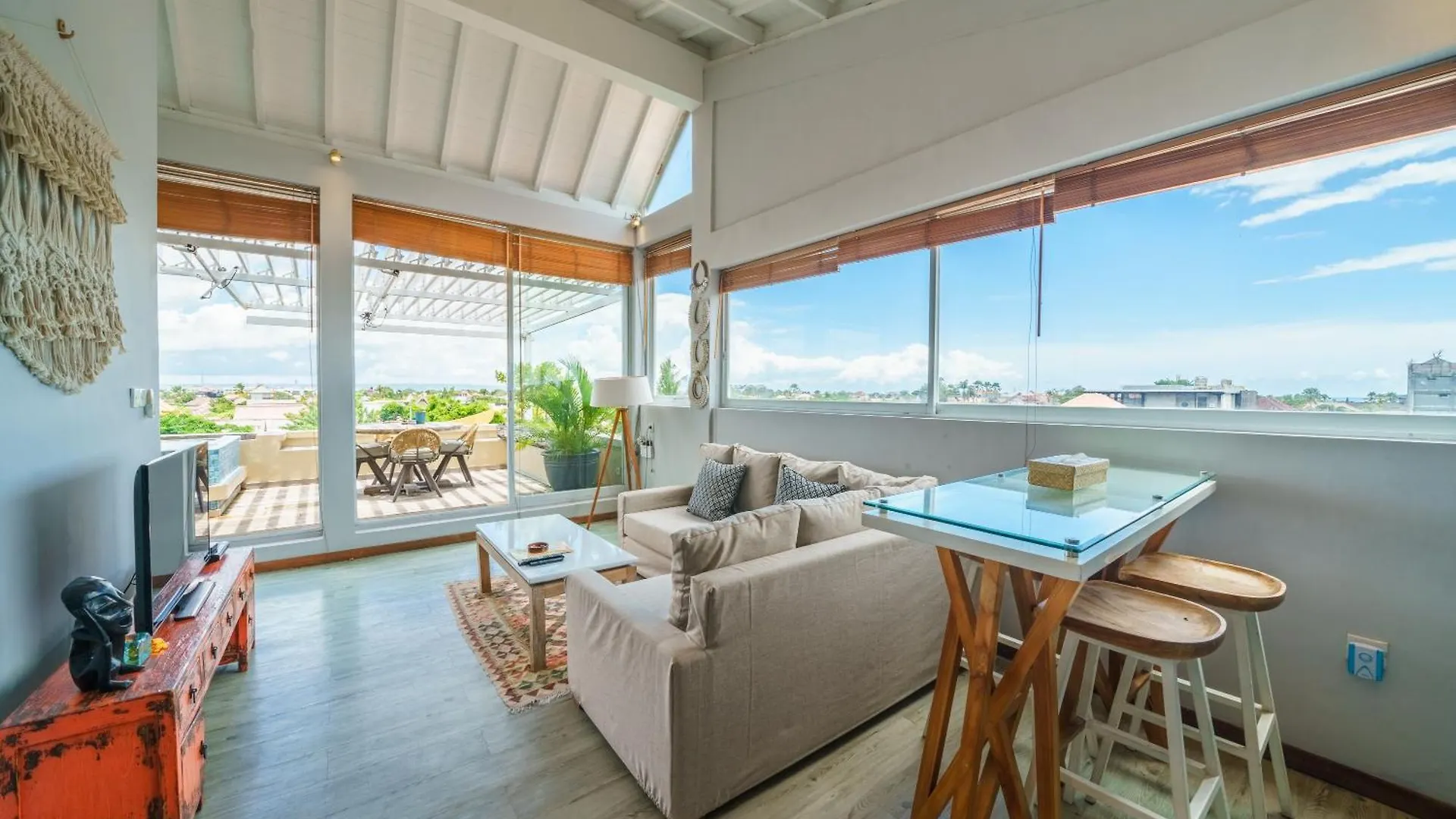 Private Penthouse With Sunset Views Central Seminyak