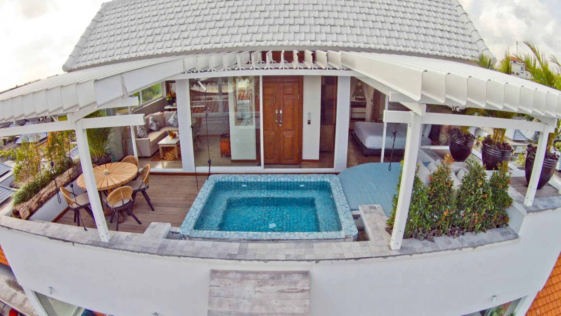 Επικοινωνία με το Private Penthouse With Sunset Views Central Seminyak